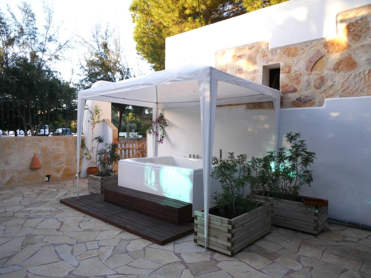 La Pergola Hostel Es Pujols Ngoại thất bức ảnh