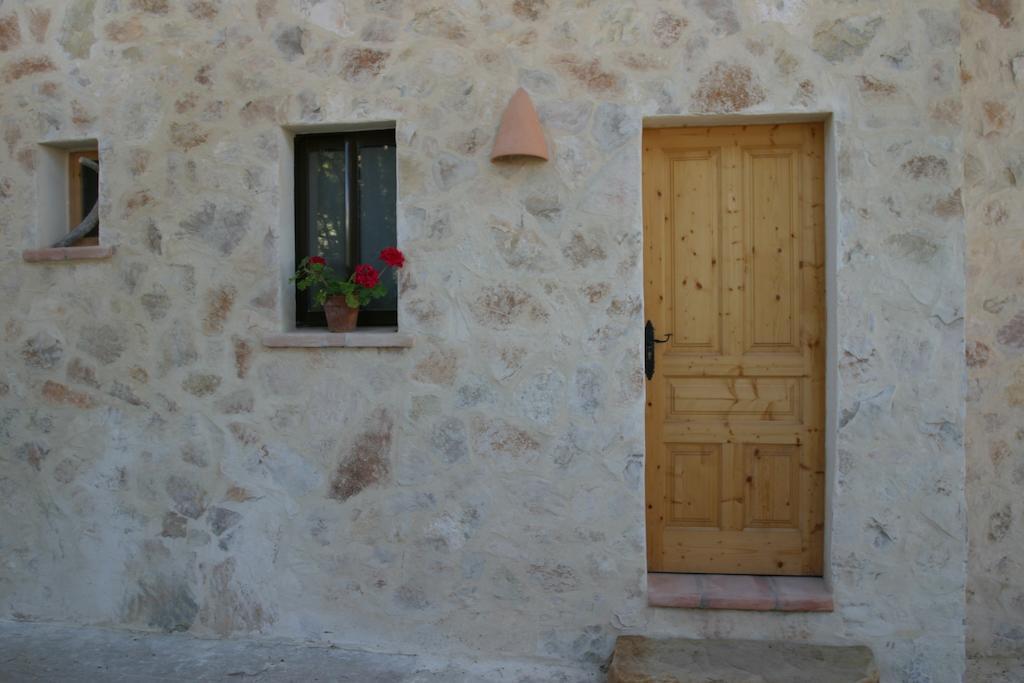 La Pergola Hostel Es Pujols Ngoại thất bức ảnh
