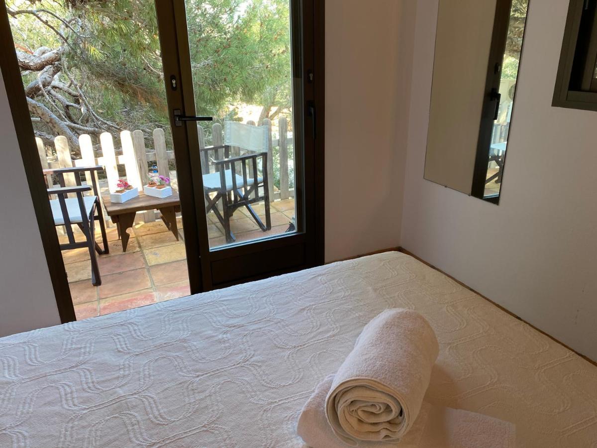 La Pergola Hostel Es Pujols Ngoại thất bức ảnh