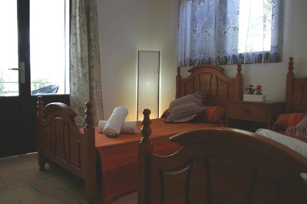 La Pergola Hostel Es Pujols Ngoại thất bức ảnh